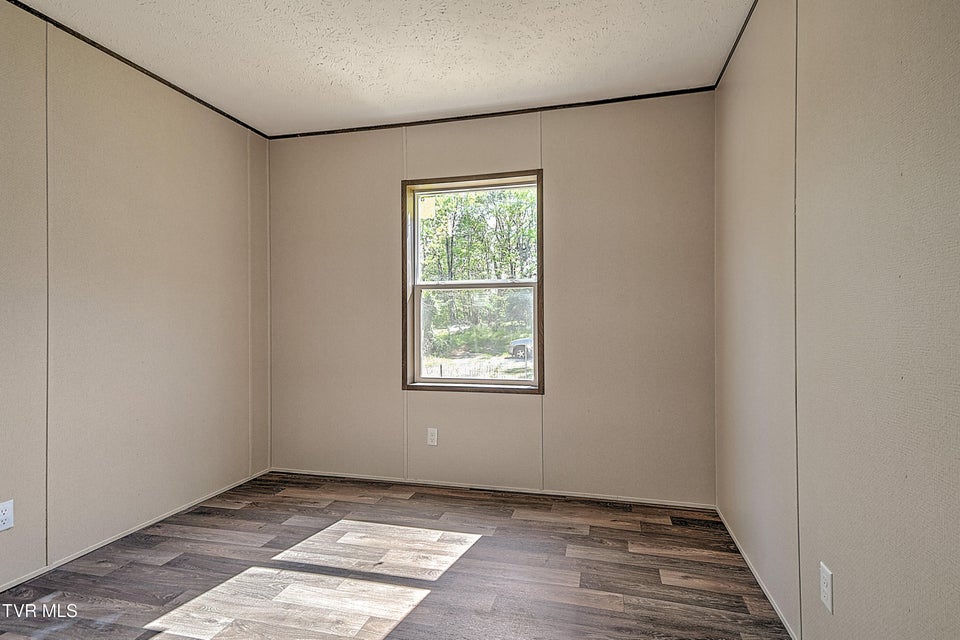 Photo #27: 165 Brookfield Lane