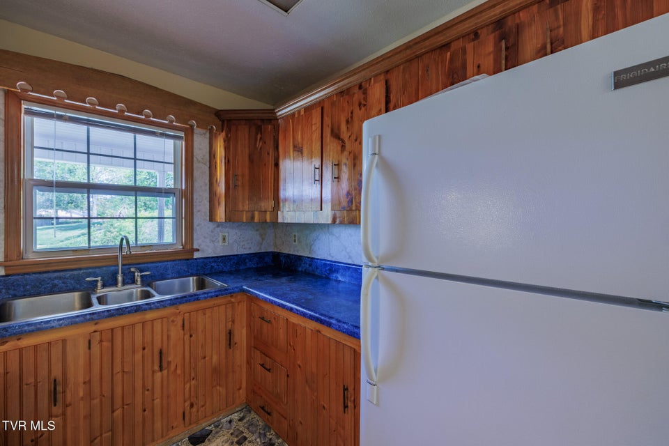 Photo #6: 960 Central Avenue