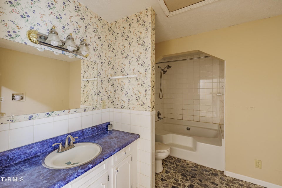 Photo #11: 960 Central Avenue