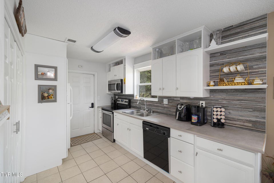 Photo #12: 113 Copper Court