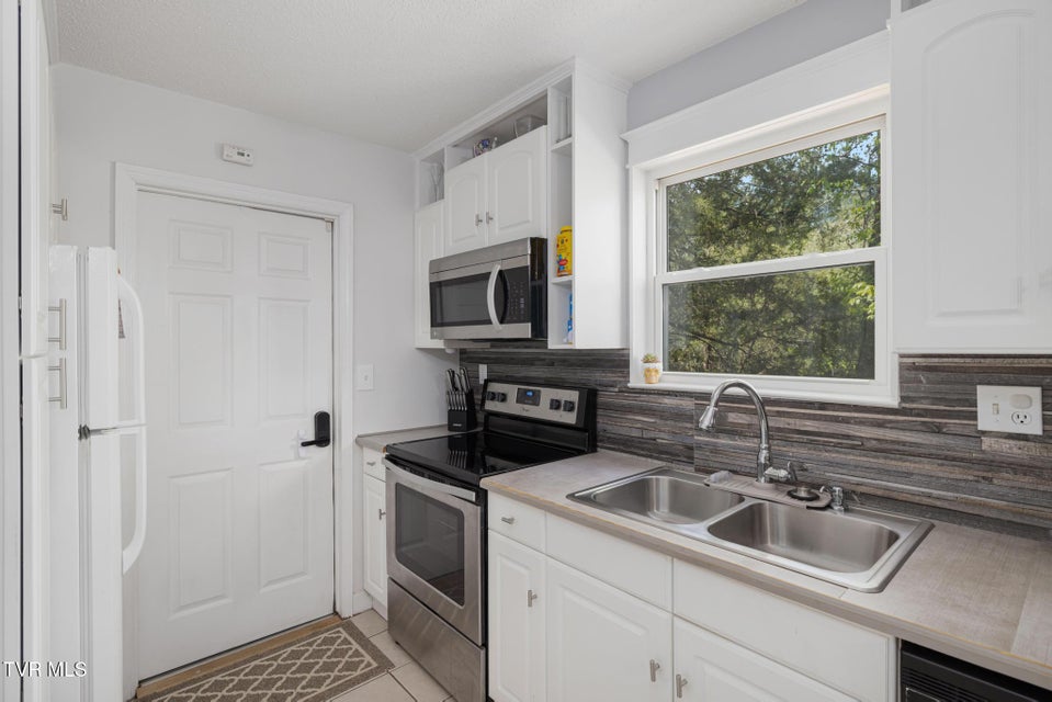 Photo #14: 113 Copper Court