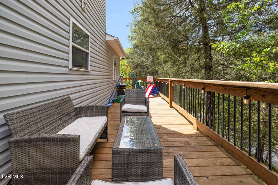 Photo #33: 113 Copper Court