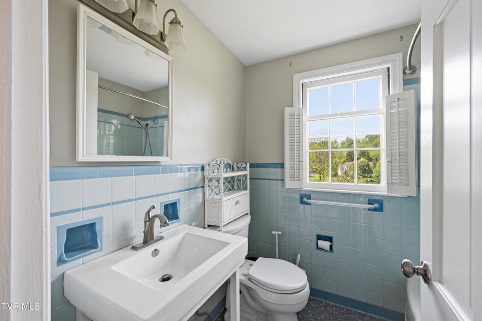 Photo #31: 1349 Piedmont Avenue