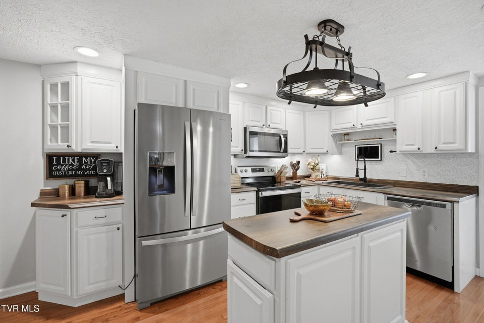 Photo #13: 2222 Shenandoah Drive