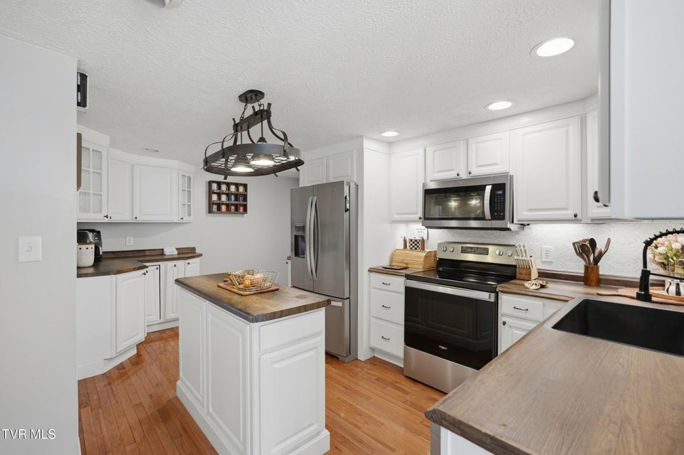 Photo #12: 2222 Shenandoah Drive