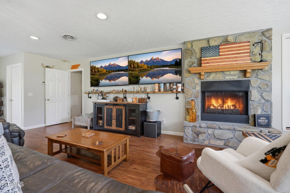 Photo #33: 2222 Shenandoah Drive