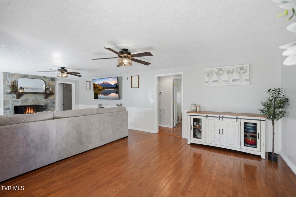 Photo #6: 2222 Shenandoah Drive