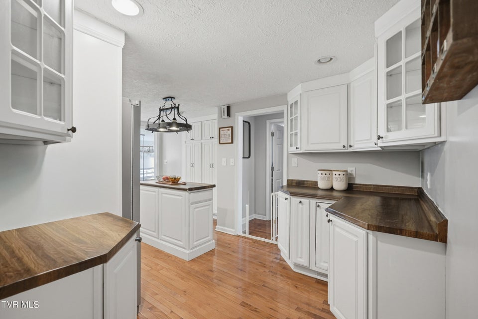 Photo #11: 2222 Shenandoah Drive