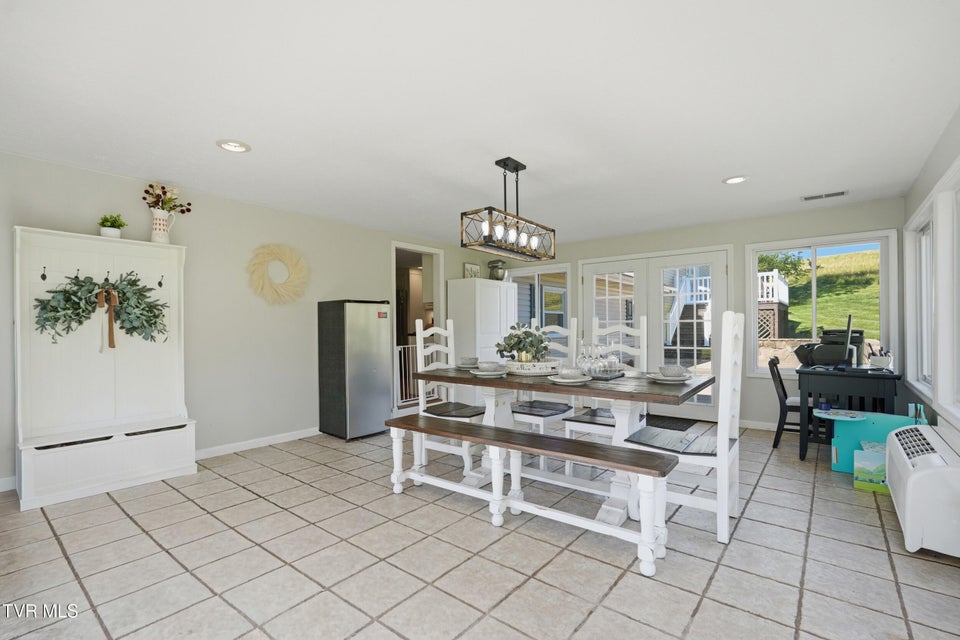 Photo #17: 2222 Shenandoah Drive