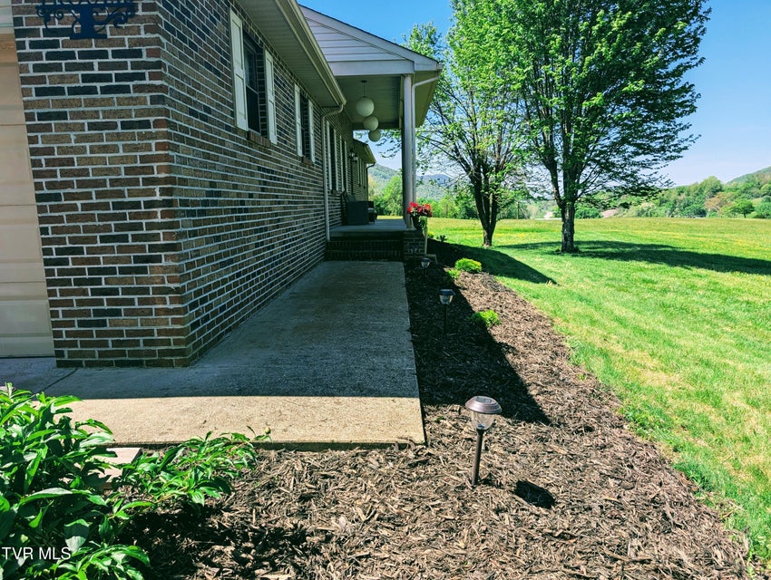 Photo #4: 186 Kelly Coomer Road
