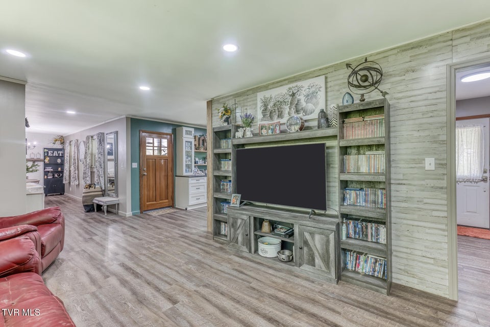 Photo #5: 4728 Edens View Road