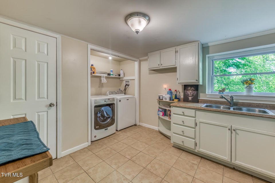 Photo #28: 4728 Edens View Road