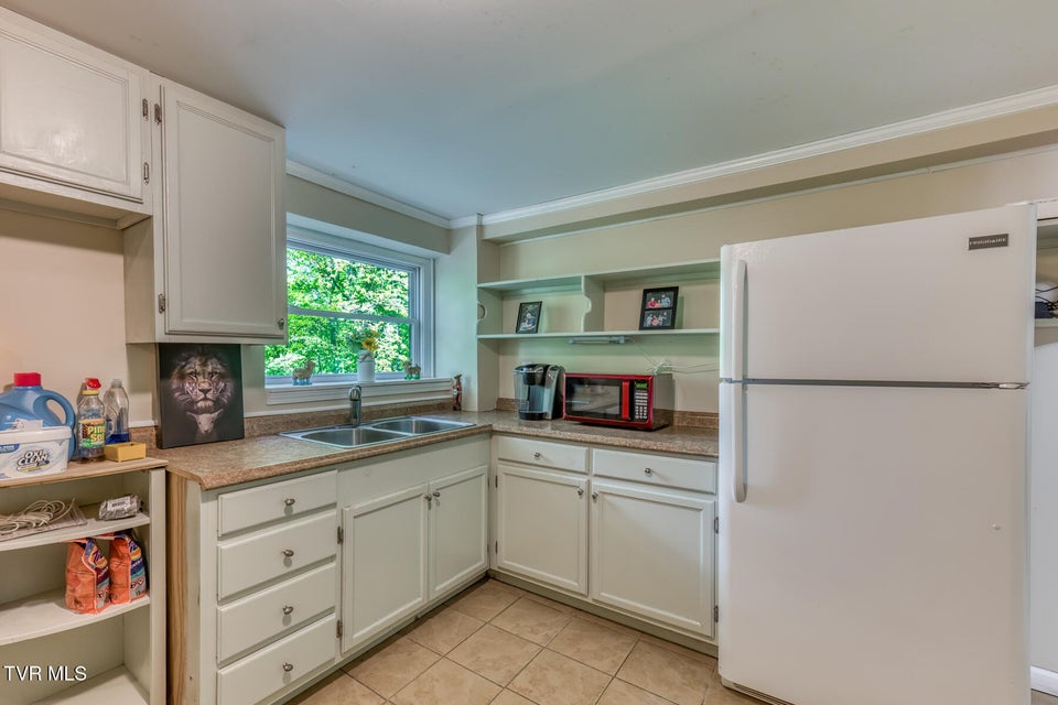 Photo #29: 4728 Edens View Road