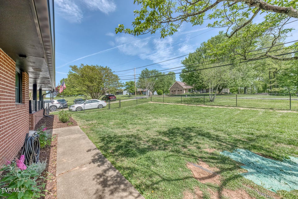 Photo #34: 4728 Edens View Road