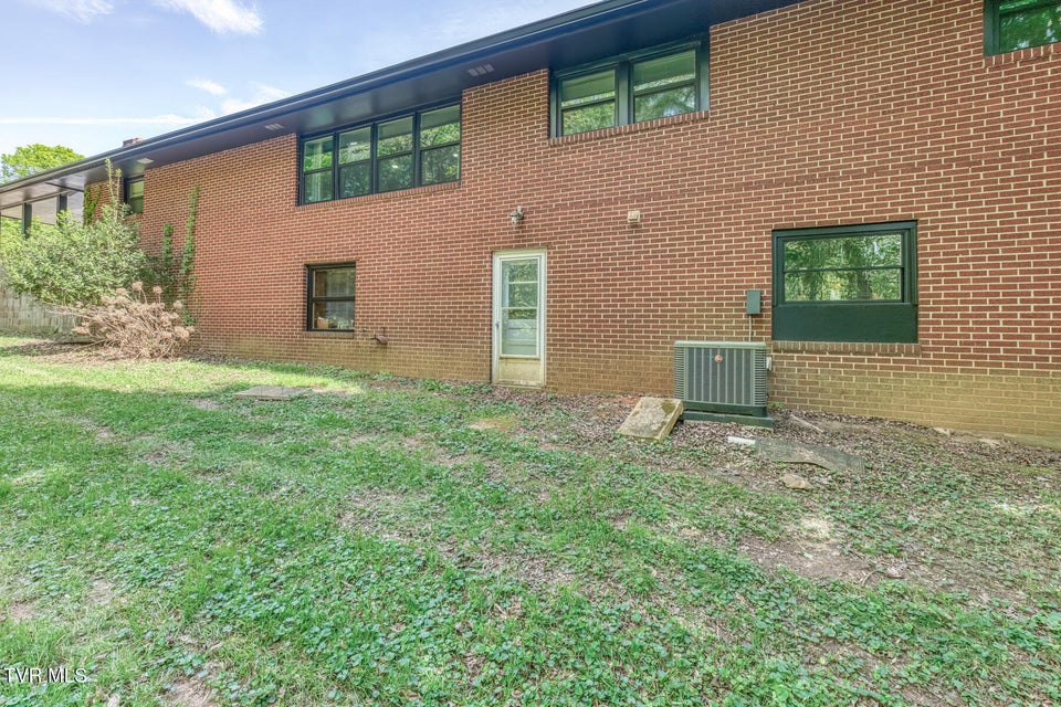 Photo #37: 4728 Edens View Road