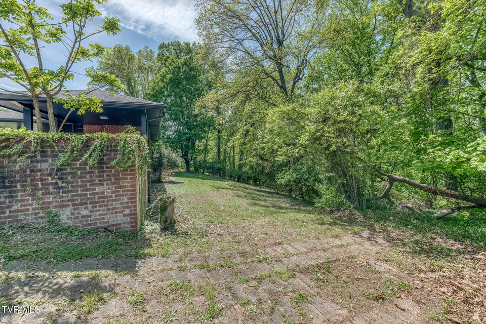 Photo #41: 4728 Edens View Road