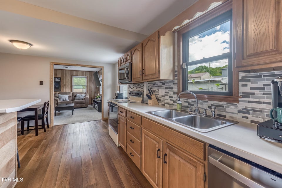 Photo #9: 75 24th Street