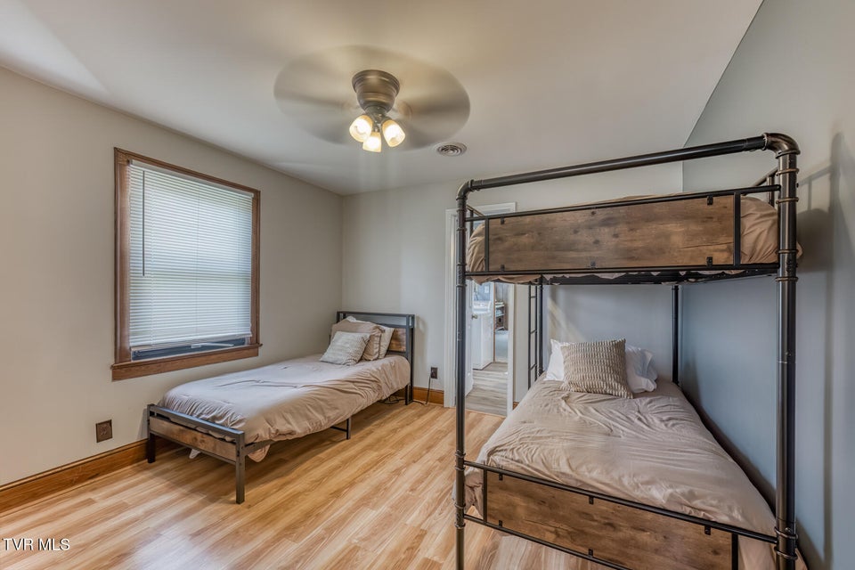 Photo #27: 75 24th Street