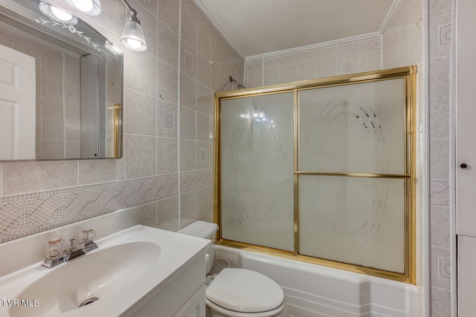 Photo #28: 75 24th Street