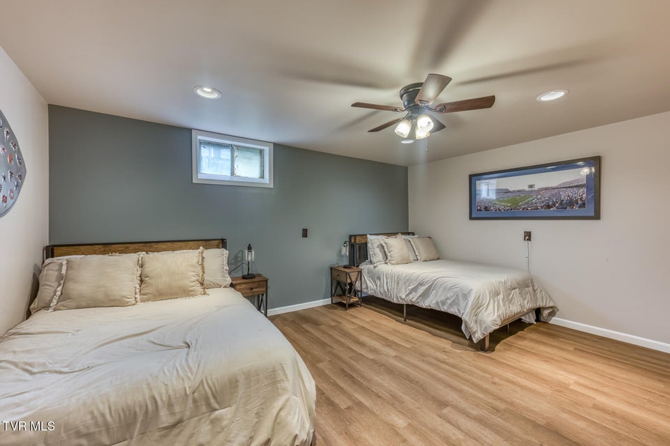 Photo #31: 75 24th Street