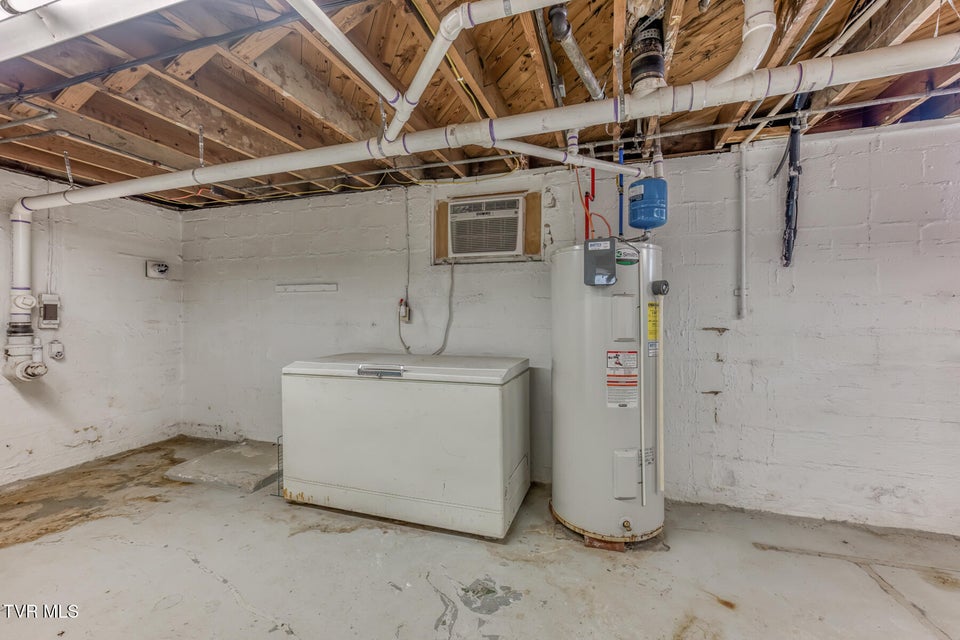 Photo #33: 75 24th Street