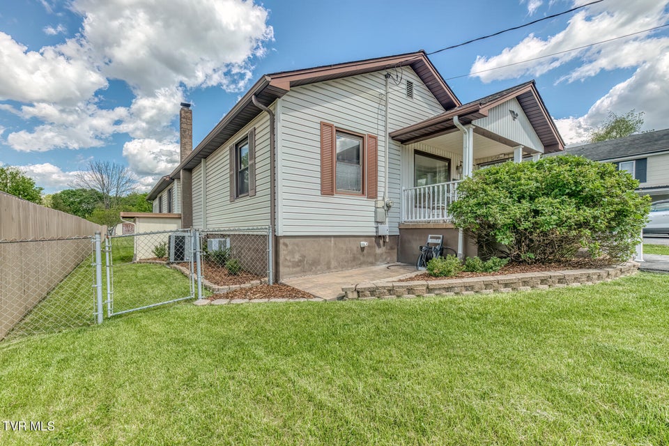 Photo #37: 75 24th Street