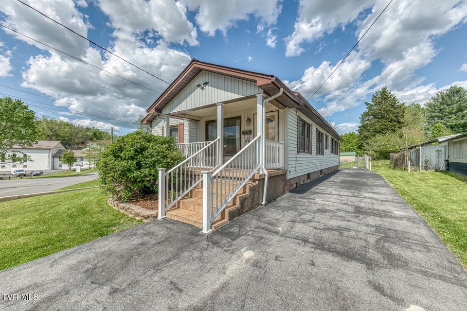 Photo #38: 75 24th Street