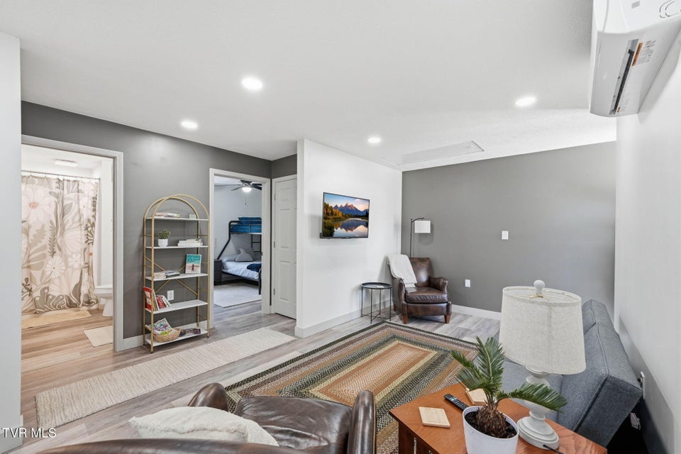 Photo #34: 1004 Barton Street