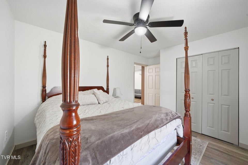 Photo #43: 1004 Barton Street