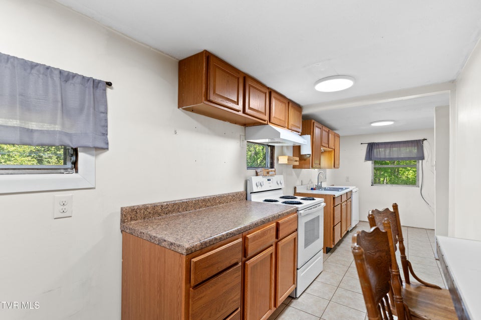 Photo #7: 215 Hickory Circle