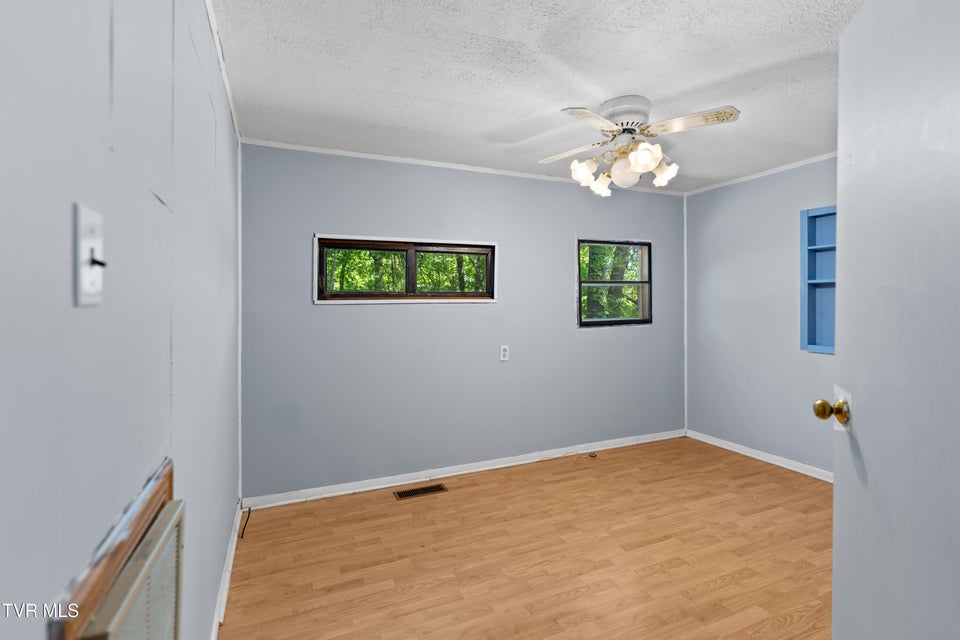 Photo #9: 215 Hickory Circle