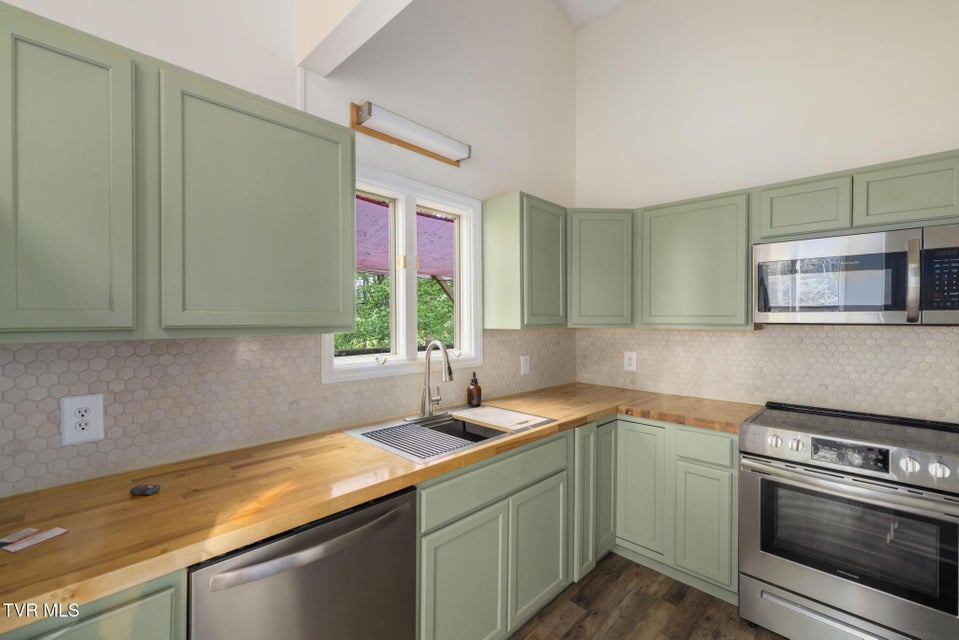 Photo #8: 704 Stuffle Street