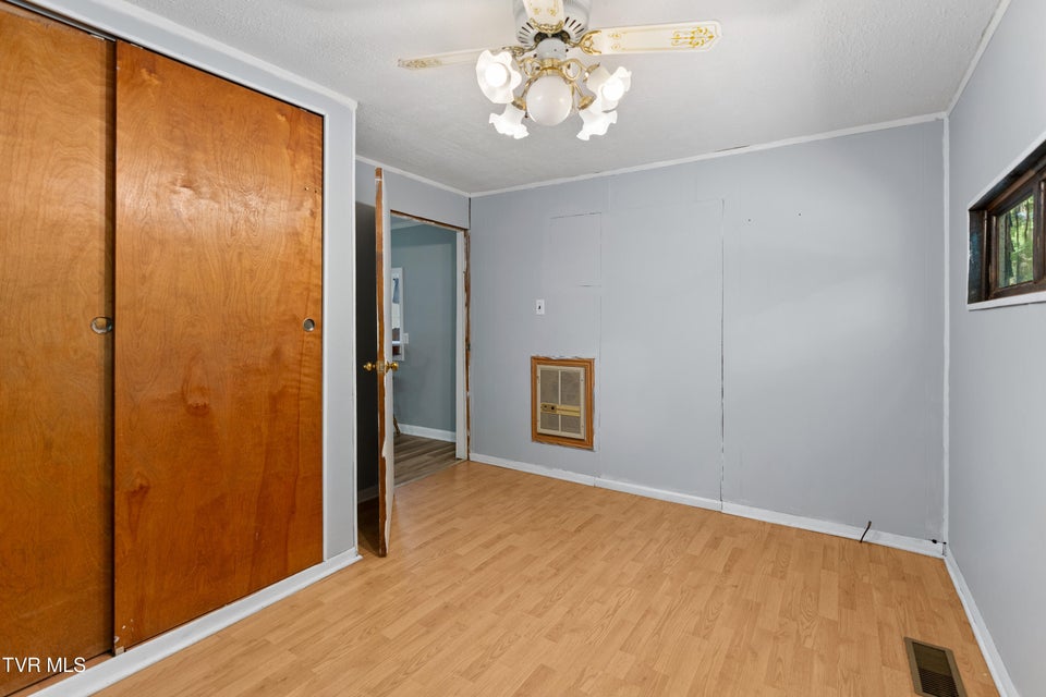 Photo #10: 215 Hickory Circle