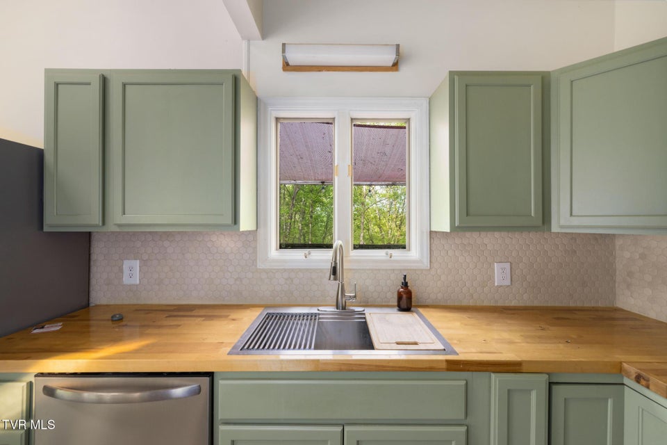 Photo #10: 704 Stuffle Street