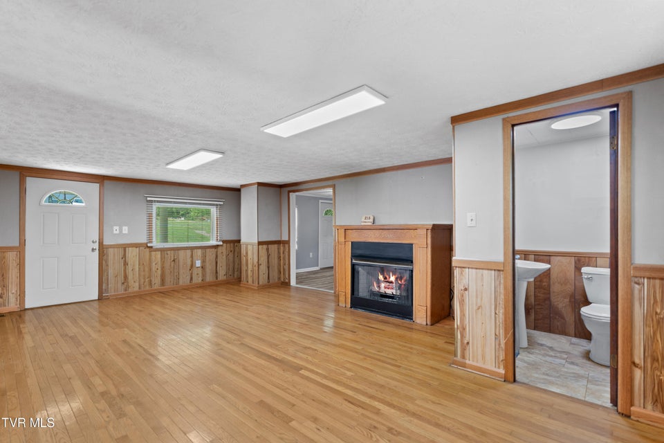 Photo #12: 215 Hickory Circle