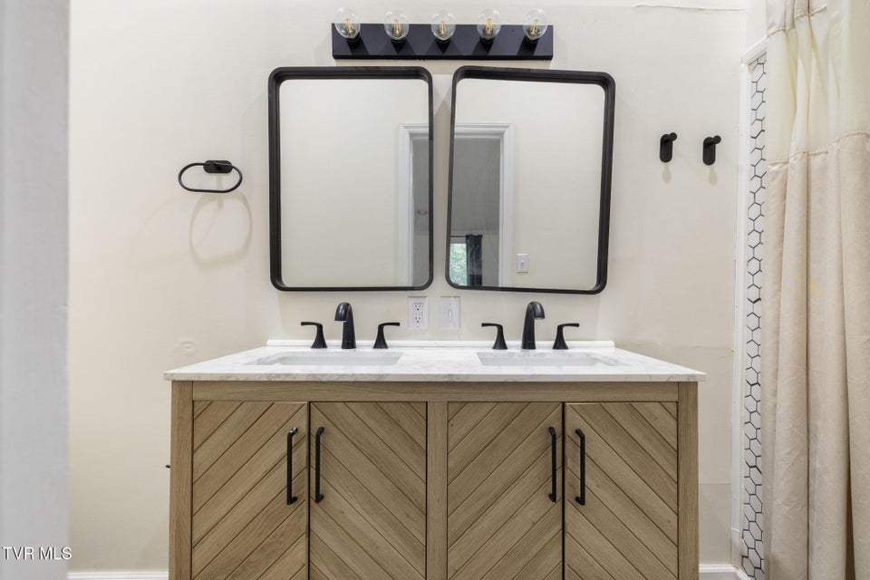 Photo #16: 704 Stuffle Street