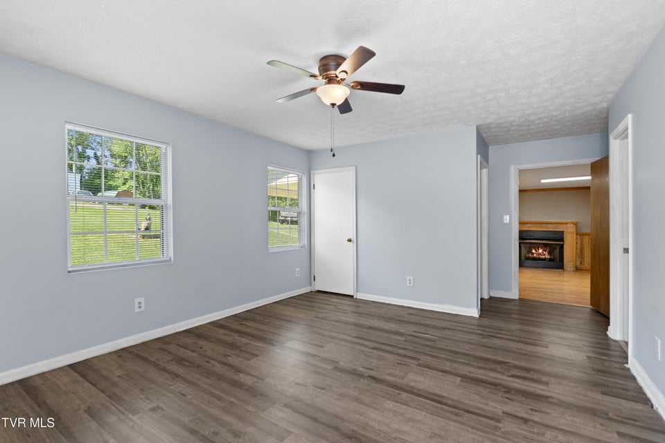 Photo #16: 215 Hickory Circle