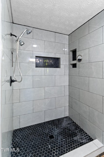 Photo #17: 215 Hickory Circle