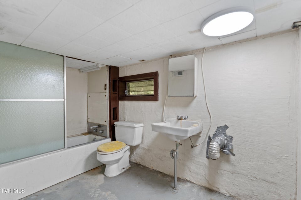 Photo #26: 215 Hickory Circle