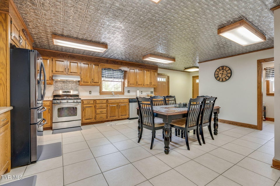 Photo #13: 16133 Lee Highway