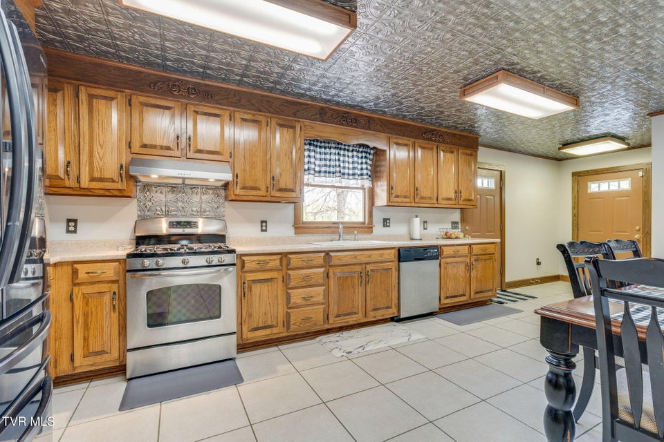 Photo #14: 16133 Lee Highway