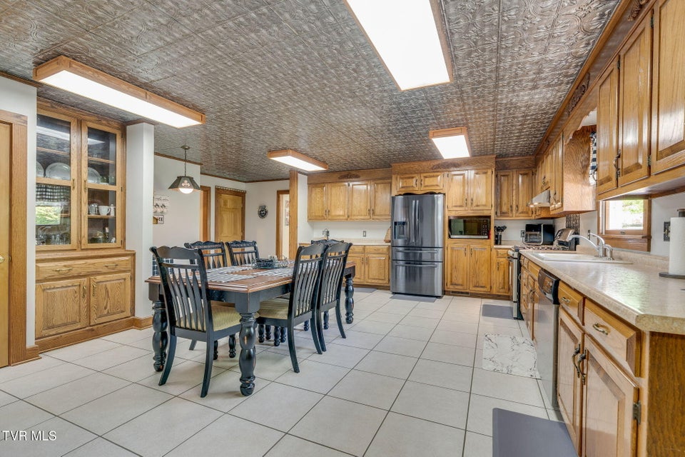 Photo #16: 16133 Lee Highway