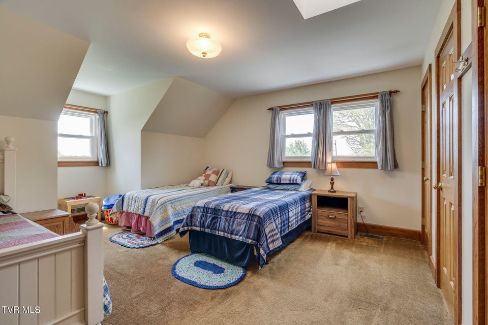 Photo #22: 16133 Lee Highway