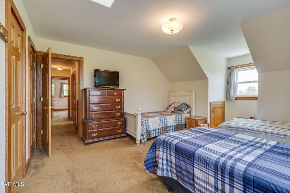 Photo #23: 16133 Lee Highway