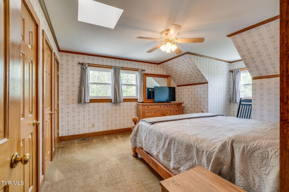 Photo #25: 16133 Lee Highway