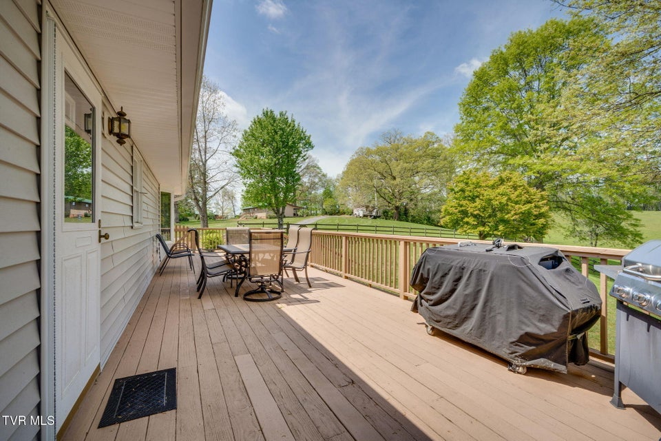 Photo #33: 16133 Lee Highway