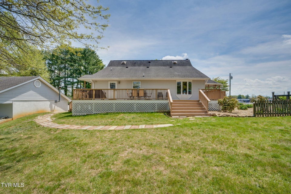 Photo #36: 16133 Lee Highway