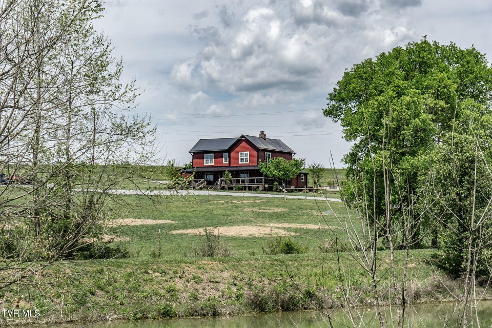 Photo #34: 151/197 John Hilbert Road