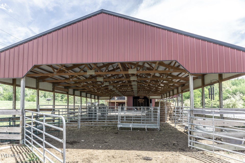 Photo #36: 151/197 John Hilbert Road