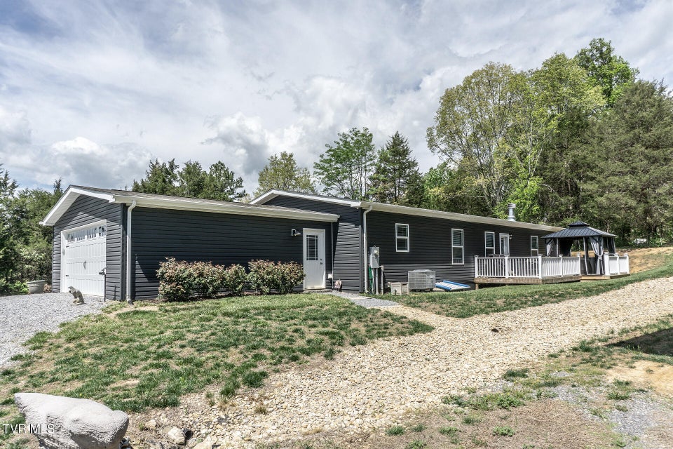 Photo #10: 151/197 John Hilbert Road